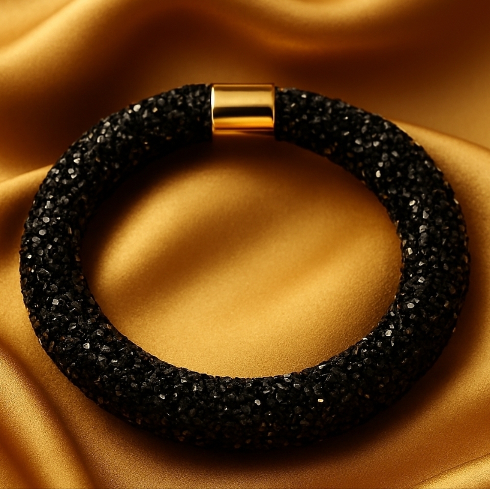 Black Crystal Bracelet w/ Gold Magnetic Clasp – Elegant Luxe Fashion Jewelry